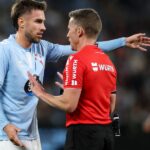 El polémico momento que salvó al defensa del Celta de Vigo de la tarjeta roja ante el Barcelona