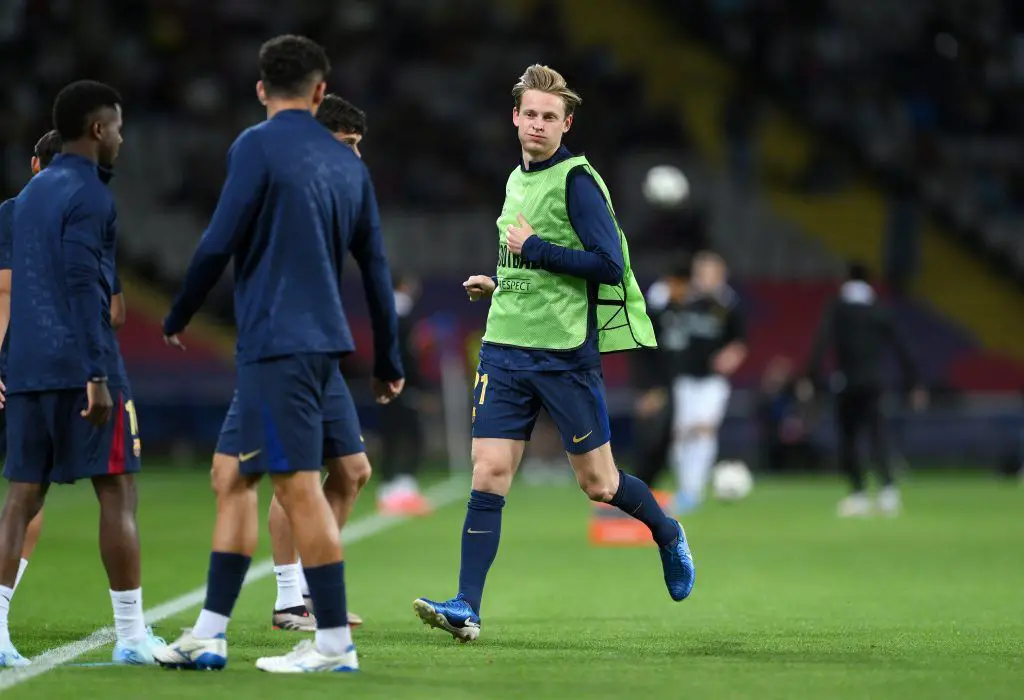 Hansi Flick defiende a Frenkie de Jong tras los abucheos de los aficionados del Barcelona