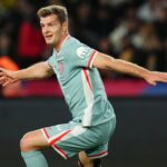Atlético de Madrid sorprende al Barcelona con un gol de Sørloth en el tiempo añadido