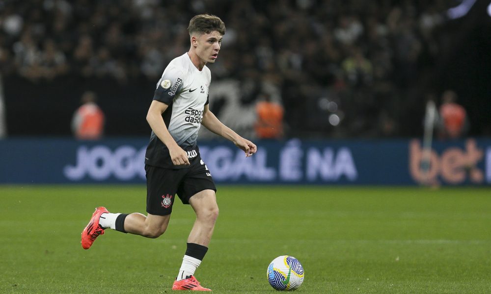 Barcelona busca fichar a prometedor centrocampista del Corinthians