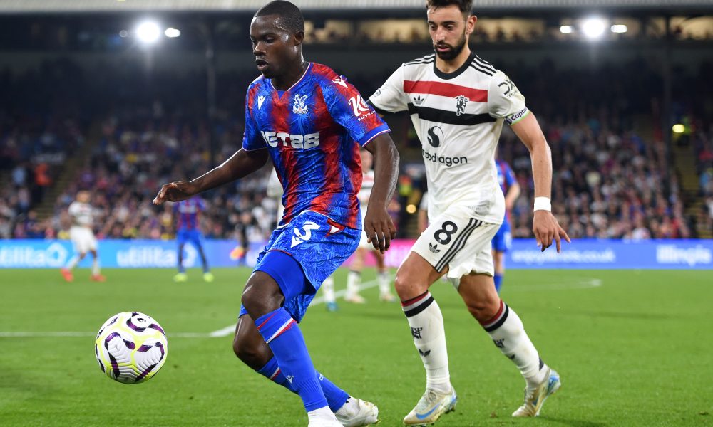 Barcelona busca lateral del Crystal Palace para reforzar la competencia con Balde
