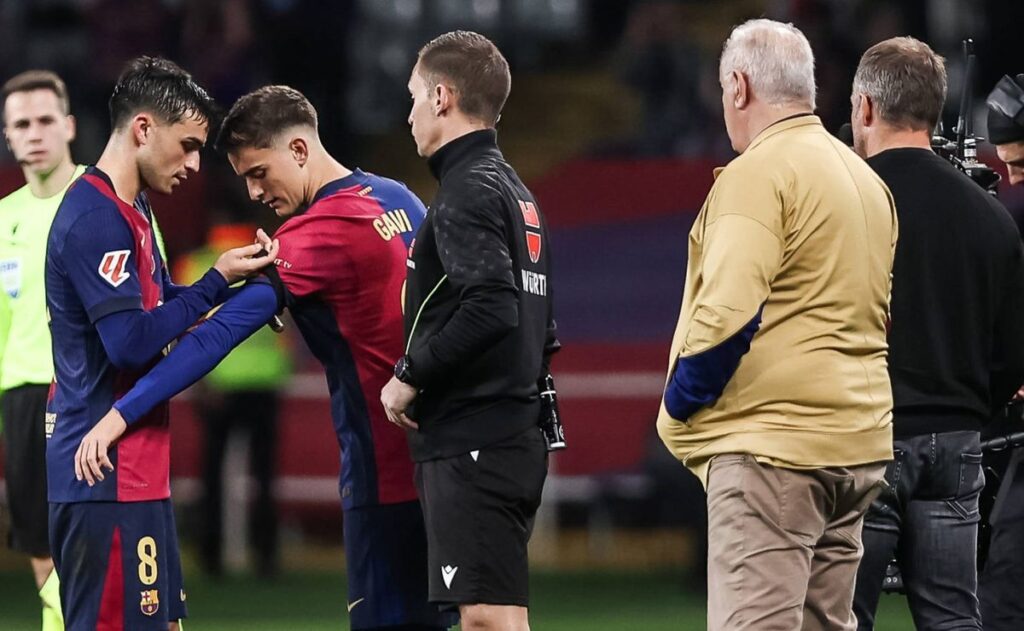 Barcelona busca renovar contrato ante crisis económica del club