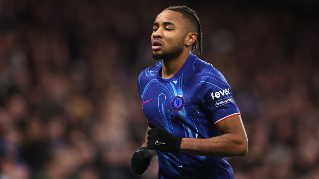 Barcelona considera fichar a Christopher Nkunku del Chelsea ante incertidumbre sobre Lewandowski