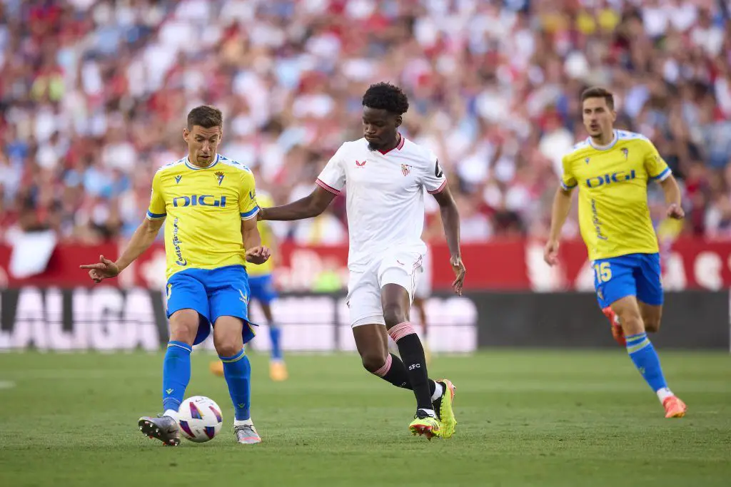 Barcelona y Arsenal se lanzan a por la joya del Sevilla en el mercado de fichajes