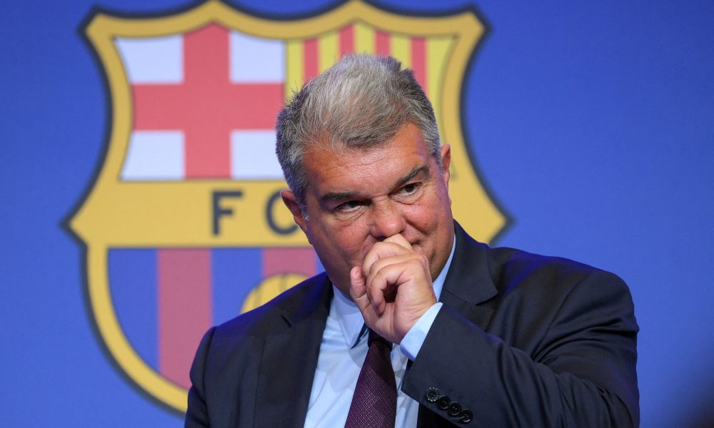 Crisis en el Barcelona: Jugadores y leyendas critican la gestión de Laporta