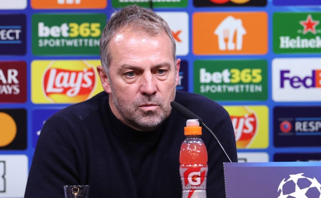 Hansi Flick pide un mediocampista para reforzar al Barcelona en el mercado de invierno
