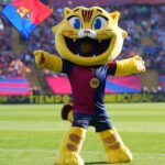 La nueva mascota del Barcelona: ¿un amuleto o un mal presagio para el equipo?