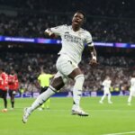 La polémica de La Liga: Aficionados del Barcelona y Atlético reaccionan a la imagen de Vinícius Jr.
