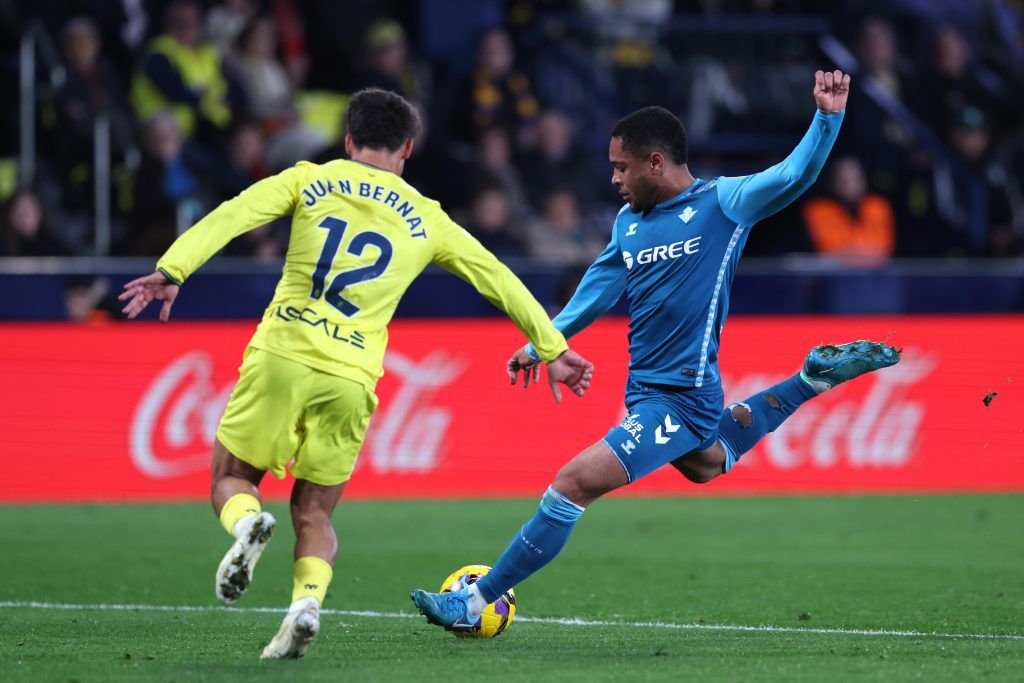 Vitor Roque se une a la lucha goleadora en La Liga al igualar a una estrella del Real Madrid