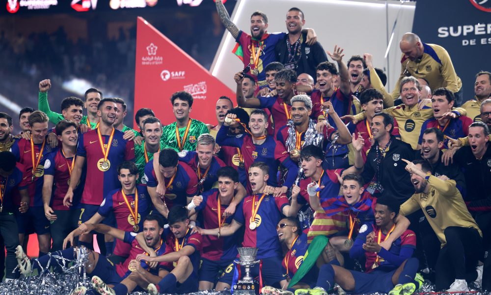 Barcelona celebra la victoria en la Supercopa y reflexiona sobre la expulsión que pudo cambiar el rumbo del torneo