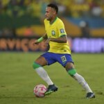 El técnico del Barcelona sugiere un posible regreso de Neymar al club