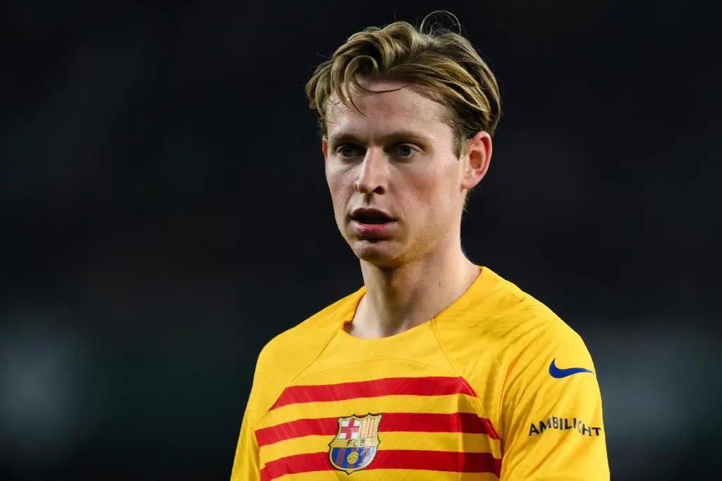 Hansi Flick elogia a Frenkie de Jong tras la victoria del Barcelona sobre Barbastro