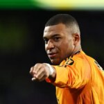 Kylian Mbappé brilla con un hat-trick y se acerca a Lewandowski en la clasificación de goleadores de La Liga