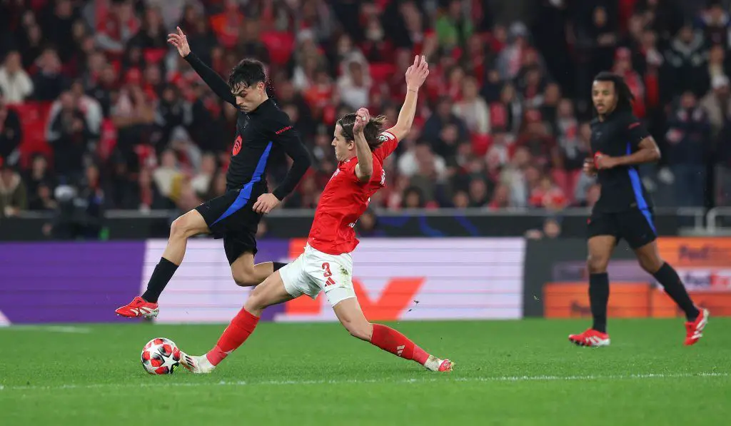 La afición del Barcelona defiende a dos jugadores tras el partido contra el Benfica