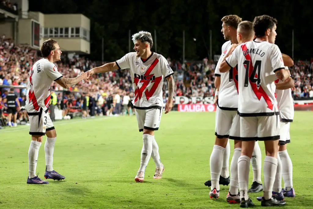 Barcelona sigue tras los pasos de la estrella del Rayo Vallecano