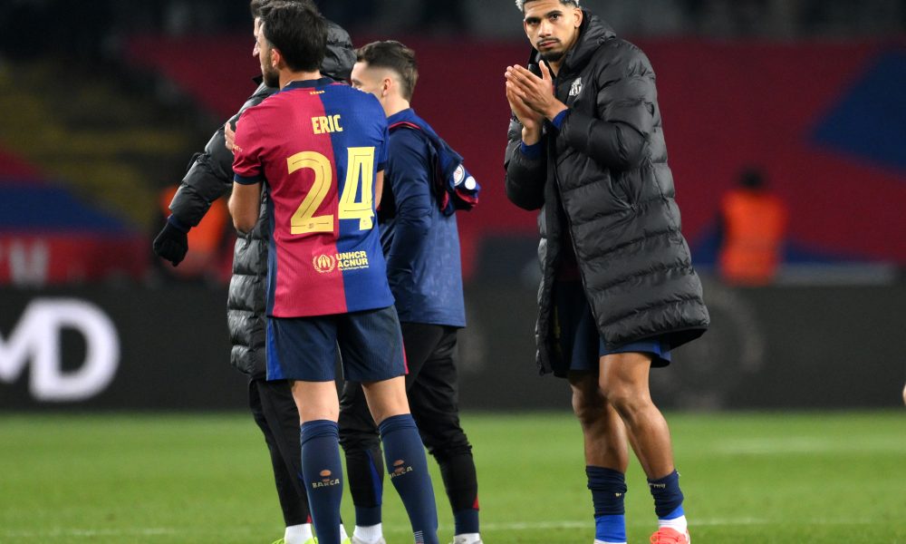 El defensor del Barcelona sigue al margen del entrenamiento antes del duelo con Rayo Vallecano