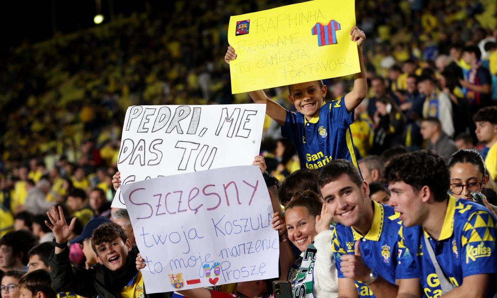 El emotivo homenaje del maestro de Barcelona tras el partido contra Las Palmas