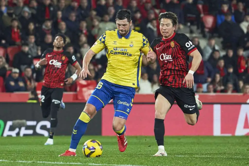 Estrella de Las Palmas se enfrenta a Miss Barcelona en un emocionante duelo deportivo