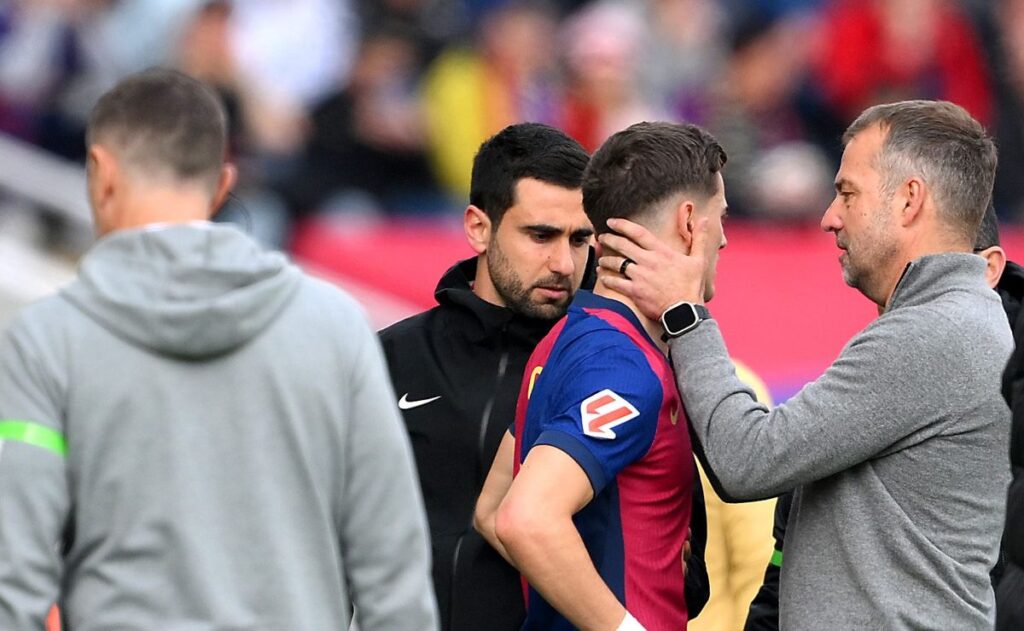 Gavi preocupa al Barcelona tras charla con el médico durante el partido contra Alavés