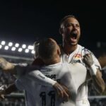 Neymar brilla en su regreso a Santos con un gol y una jugada espectacular