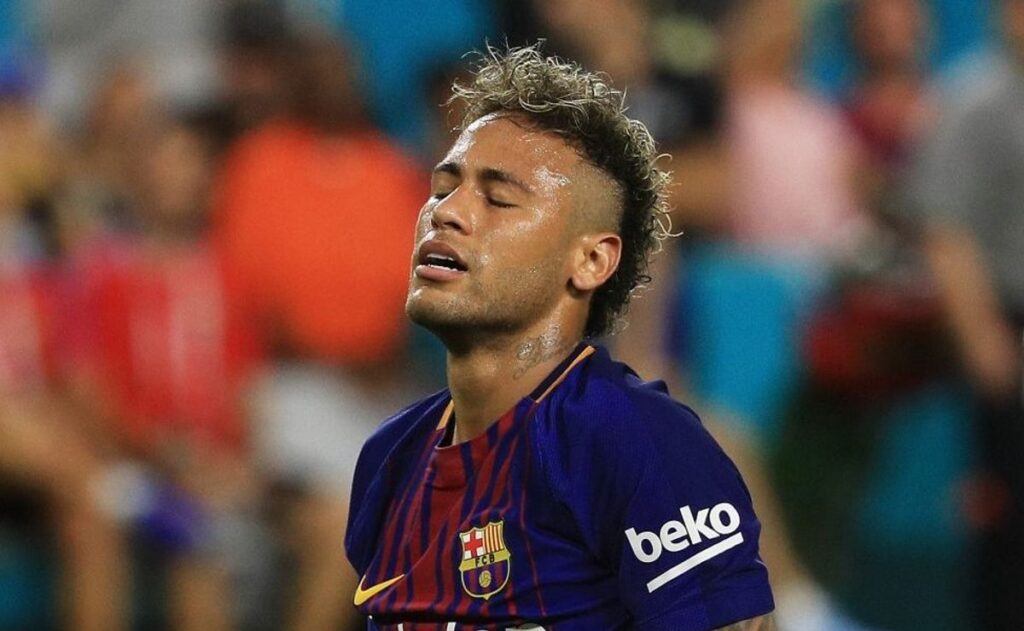 Neymar se aleja del Barcelona tras decisión de Hansi Flick