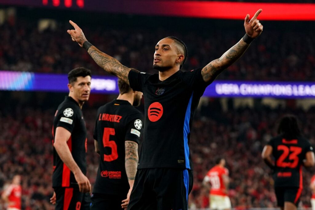 Raphinha celebra su gol y destaca la fortaleza del Barcelona ante el Benfica