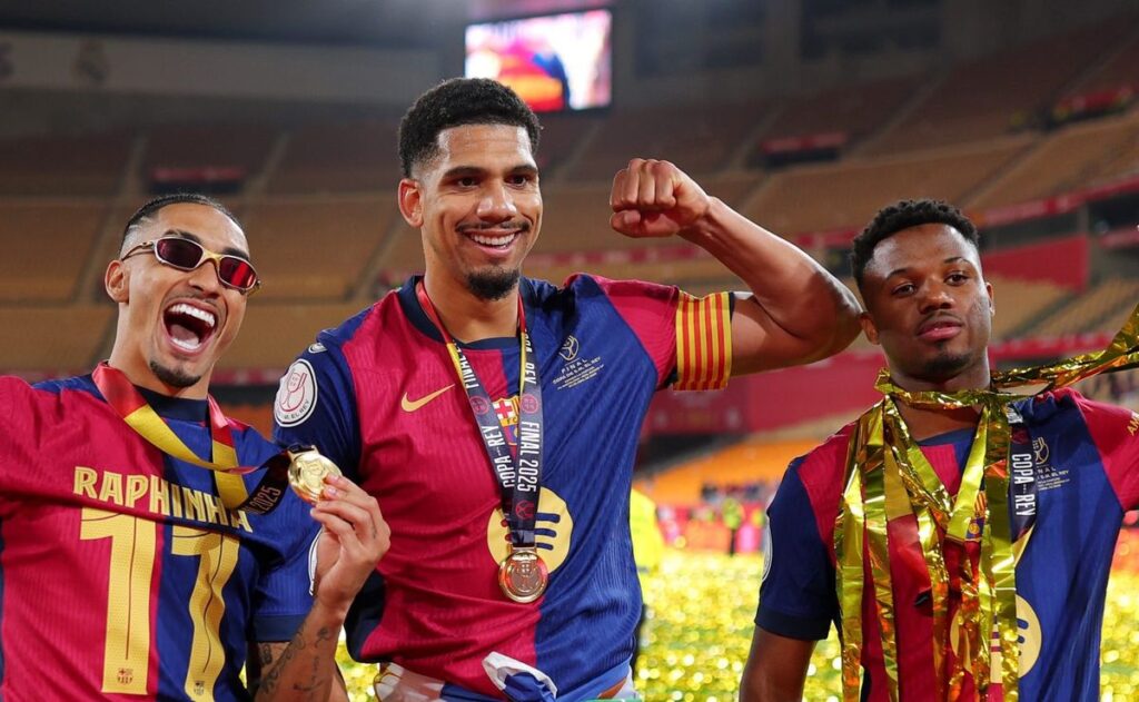 Barcelona considera la venta de Ronald Araújo al Bayern de Múnich: ¿Qué significa para el futuro del club?
