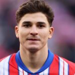 Barcelona se interesa en Nkunku de Chelsea mientras sigue a Julián Álvarez