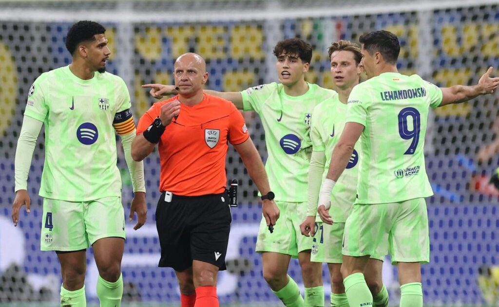 Araujo señalado tras la eliminación del Barcelona en Champions: ¿Qué pasó en el partido?