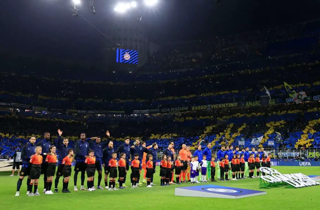 Barcelona en la mira: La estrella enfrenta críticas tras el partido contra Milán