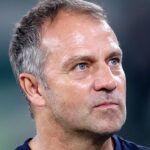 Barcelona pospone la renovación del contrato con Hansi Flick: ¿Qué significa para el futuro del club?