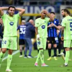 Barcelona y Milán: la polémica reacción de los aficionados hacia el árbitro en el partido