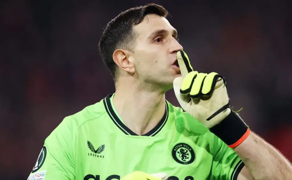 Dibu Martínez podría unirse al Atlético de Madrid: ¿un nuevo destino en La Liga?