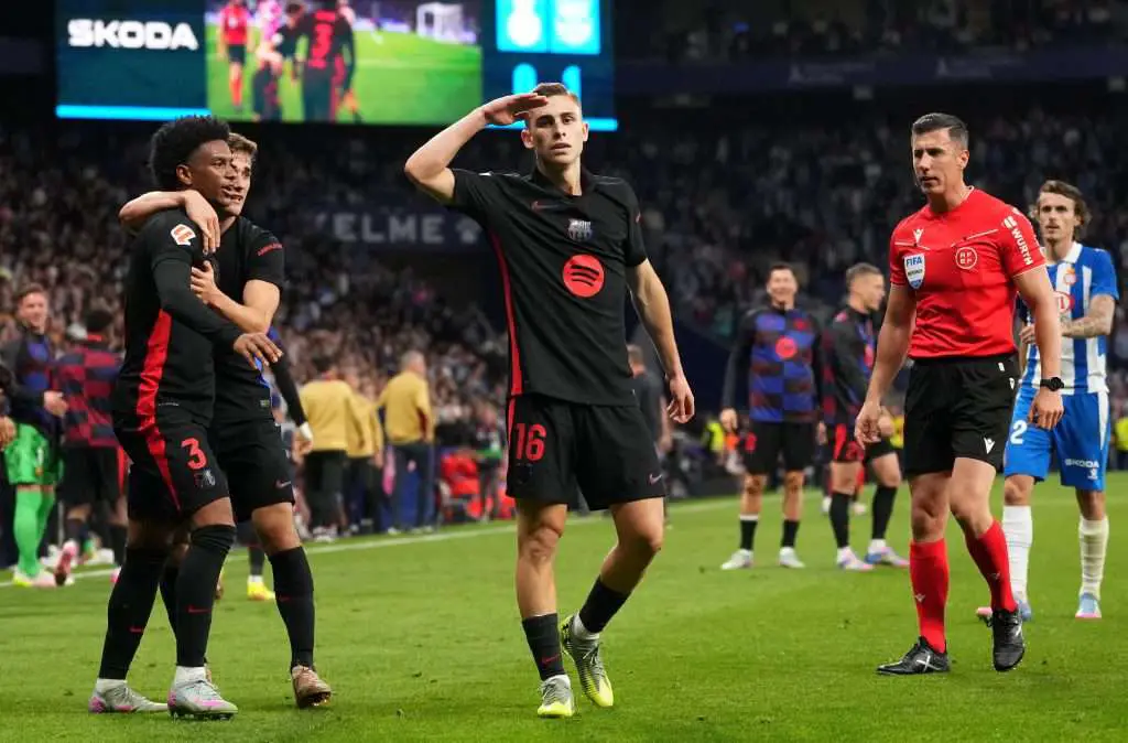 Espanyol intenta frenar las celebraciones del título de La Liga del Barcelona en su estadio