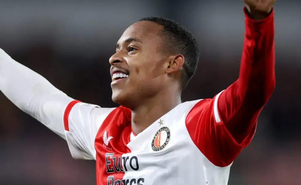 Feyenoord pide $256 millones por el traspaso de Igor: ¿vale la pena la inversión?