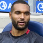 Jonathan Tah expresa su preocupación por el retraso en la firma de contrato