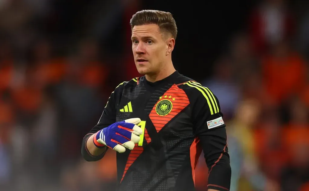 Tener a Stegen en el campo con Alemania (foto de Lars Baron/Getty Images)