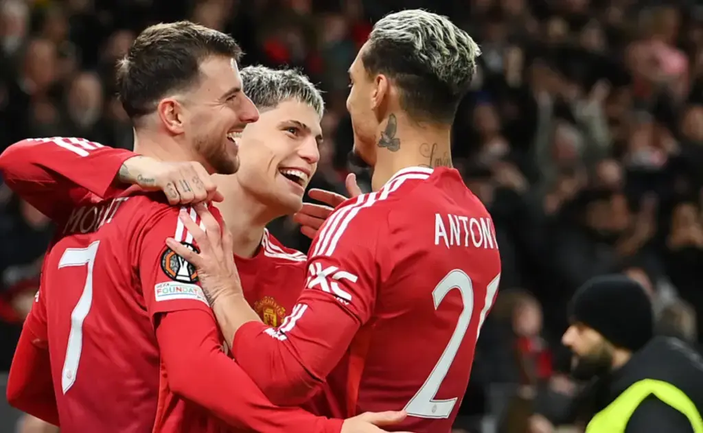 Barcelona considera a Antony y Garnacho en su negociación con el Manchester United