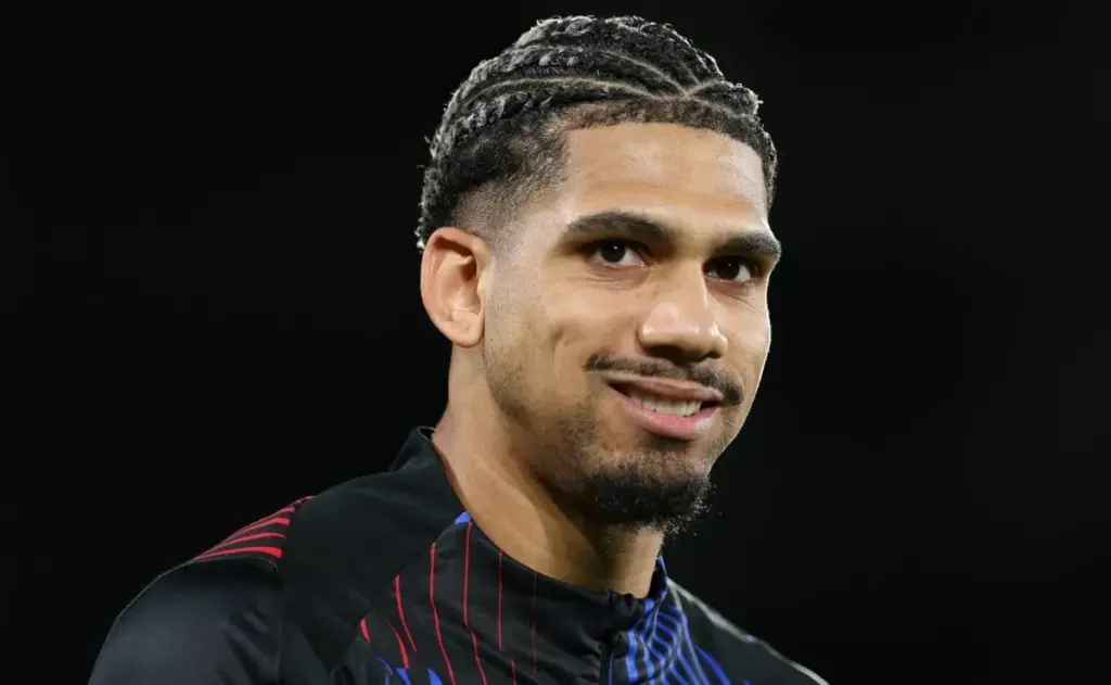 Juventus se interesa en Ronald Araújo mientras el Barcelona define su futuro