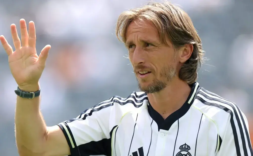 Barcelona da luz verde a joven talento comparado con Luka Modric, pero enfrenta dura competencia