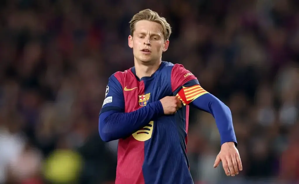 Barcelona enfrenta desafíos en la renovación del contrato de Frenkie de Jong