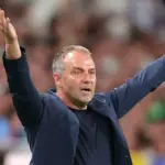 El delantero del Bayern espera oferta para unirse al proyecto de Hansi en Barcelona