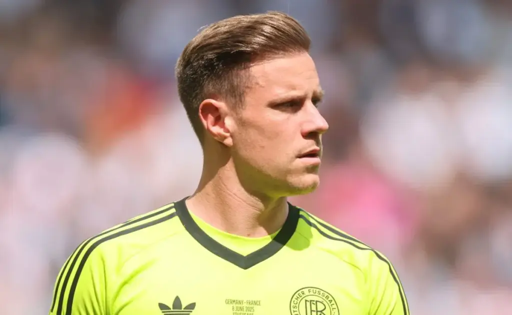 Galatasaray ofrece un salario récord a Stegen, superando al Barcelona en la lucha por el portero
