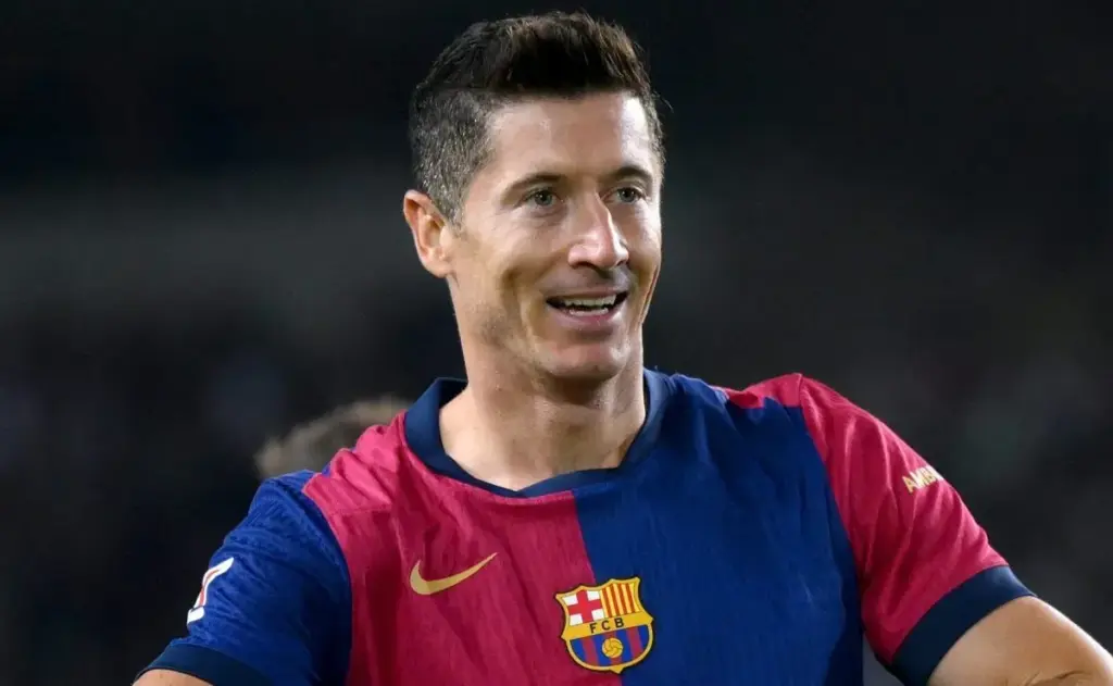 Lewandowski evalúa oferta millonaria del fútbol saudita y su futuro en el Barça