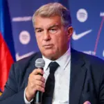 Protestas de fanáticos en Barcelona: Joan LaPorte podría despedir a brasileño del club