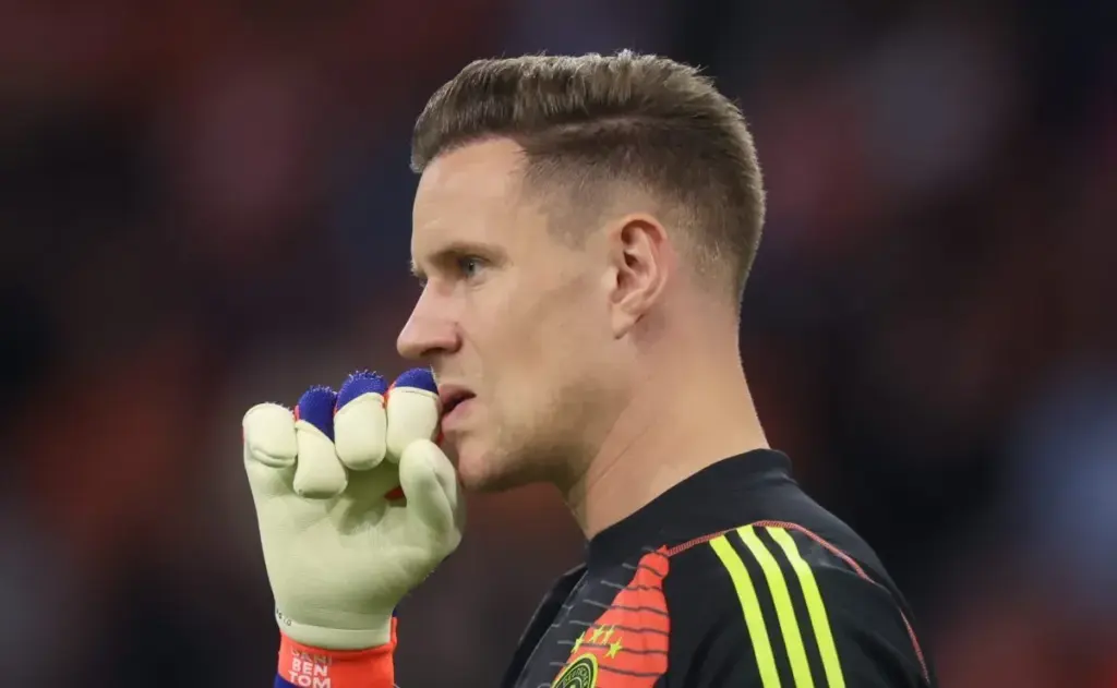 Stegen responde a la leyenda del fútbol mundial y su futuro en el Barcelona