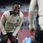 Barcelona busca a la joya brasileña que emocionó tras su encuentro con Vinicius Júnior en España