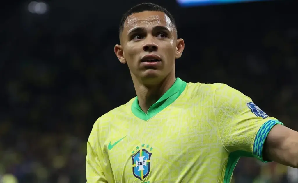 Barcelona busca cerrar el fichaje de Vanderson tras la venta de un jugador clave