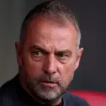 Barcelona considera negociar a este jugador mientras Flick lo tiene en la mira