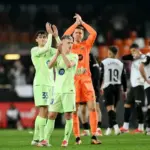 Barcelona rechaza oferta millonaria de la Premier League por su estrella joven